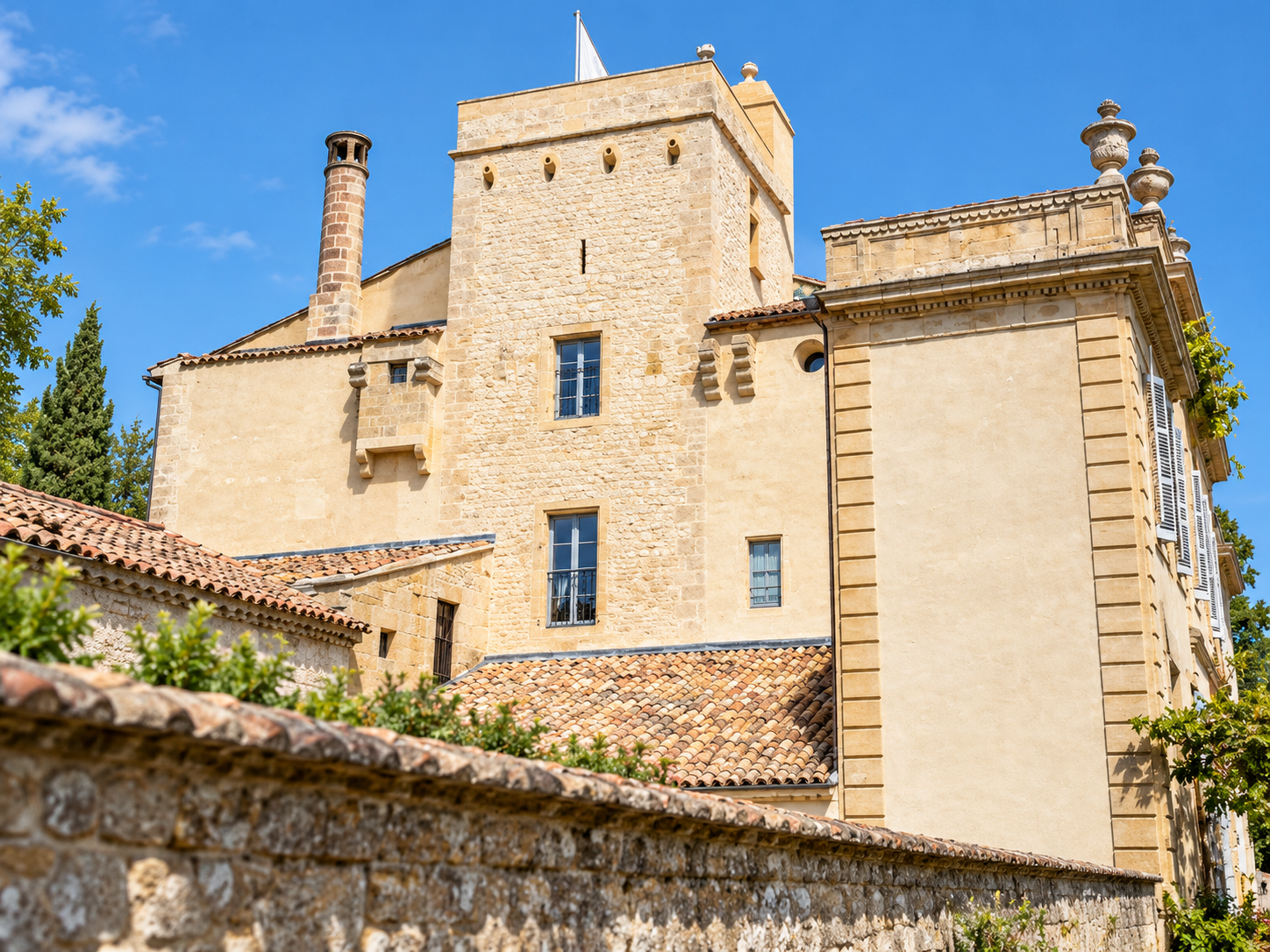 La tour médiévale du Château de Collias